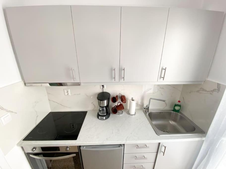 6Th Floor Apartment In Victoria Square Atene Esterno foto